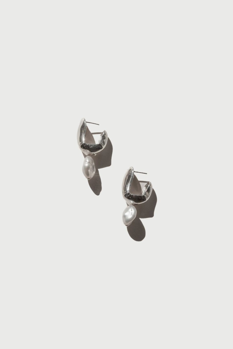 Faris Faris Ebi Perla Earrings